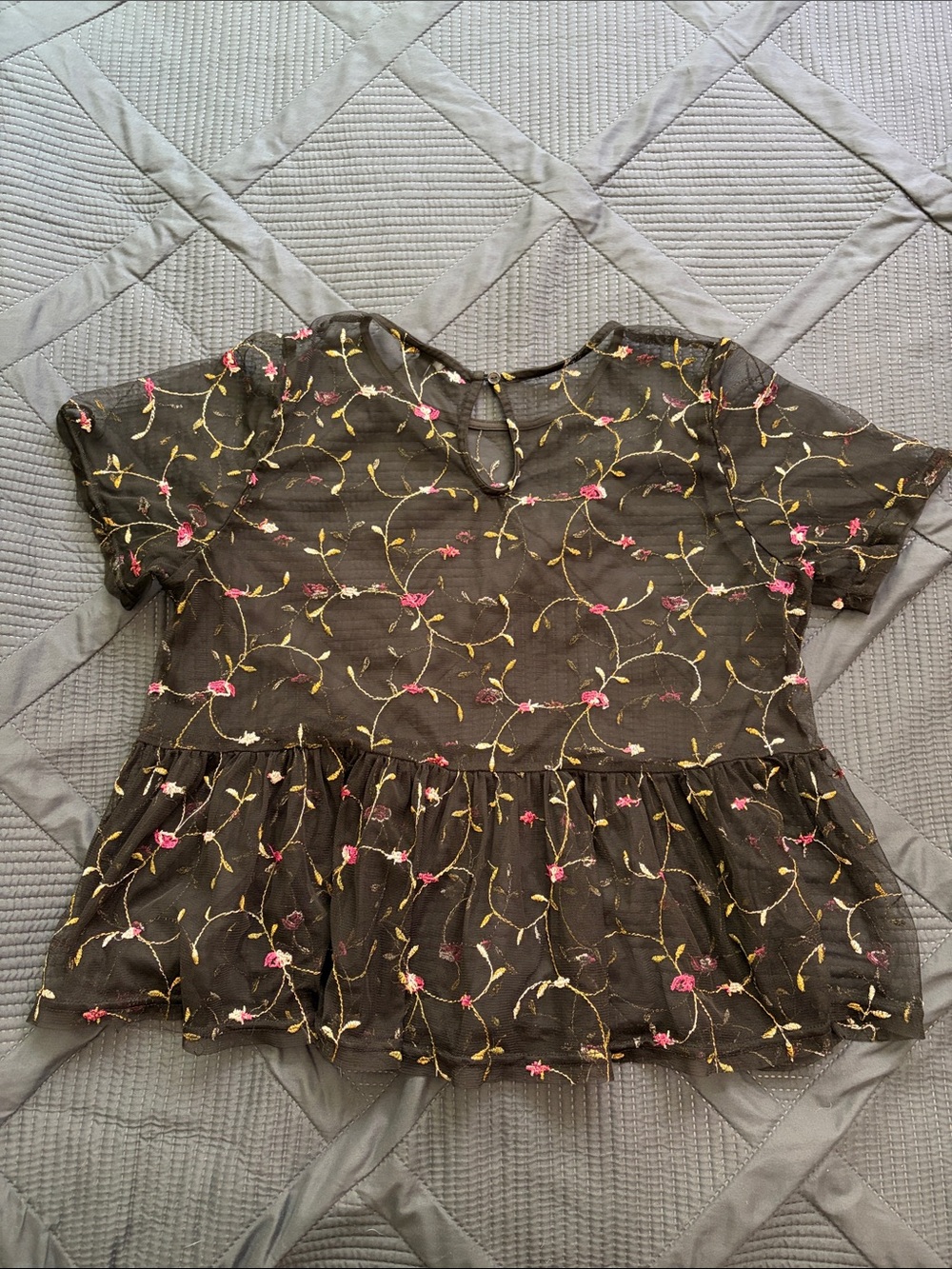 IRIS Black Sheer Floral Embroidered Peplum Blouse Top Women’s Large Cottagecore - Picture 6 of 7